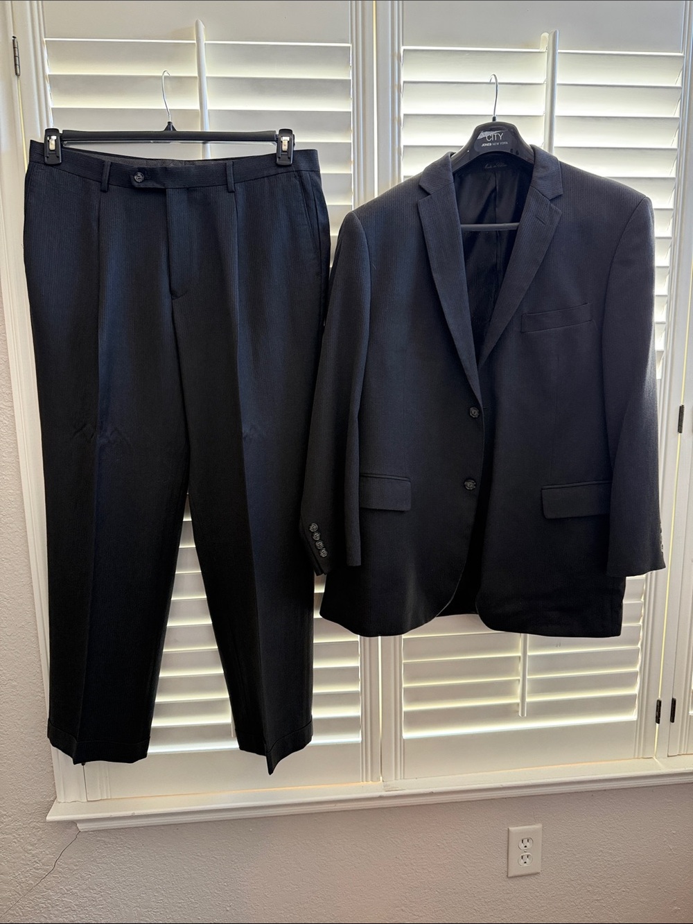Evan Picone Black Two-Piece Suit Jacket & Trousers